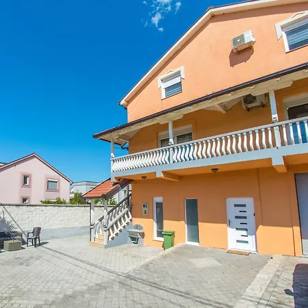 Mostaria House