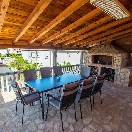 Mostaria House Μόσταρ