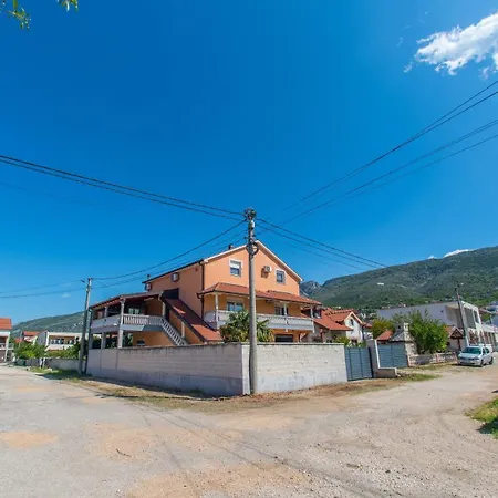 Mostaria House * Μόσταρ