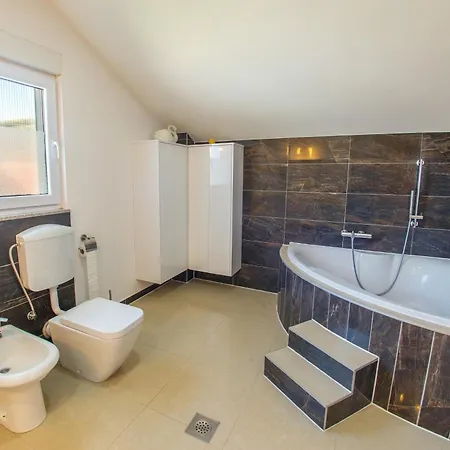 Mostaria House * Μόσταρ