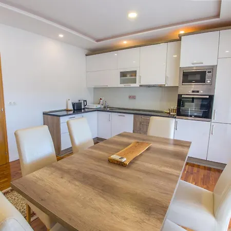 Daire Mostaria House *