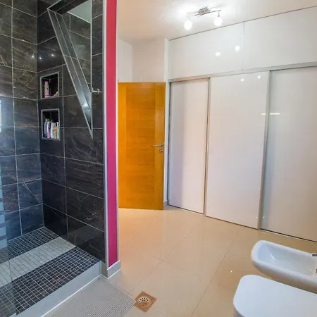 Mostaria House *