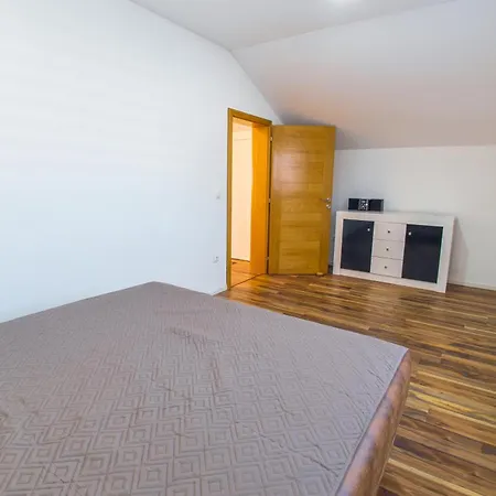 Daire Mostaria House *